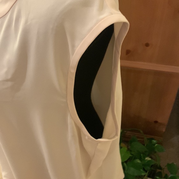 🌹VINTAGE ANNE KLEIN • Women's Sleeveless Dressy Top - Cream - Picture 4 of 11